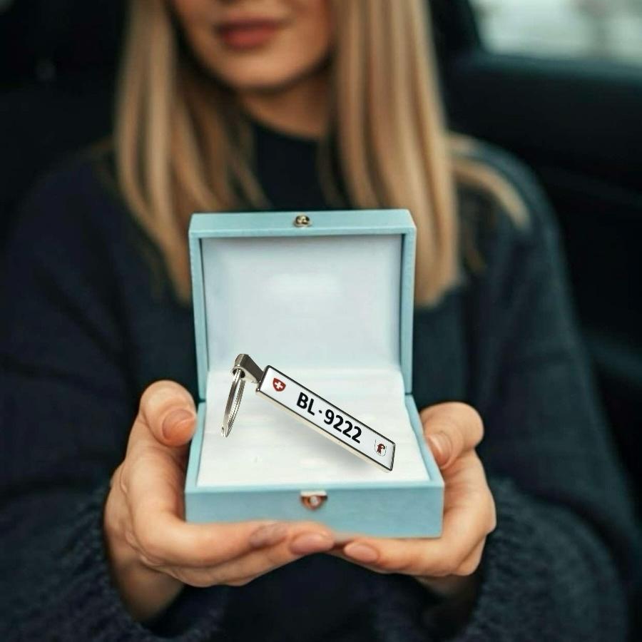 Personalisierter Kennzeichen - Schlüsselanhänger – Dein Nummernschild als Anhänger - eilstore.com